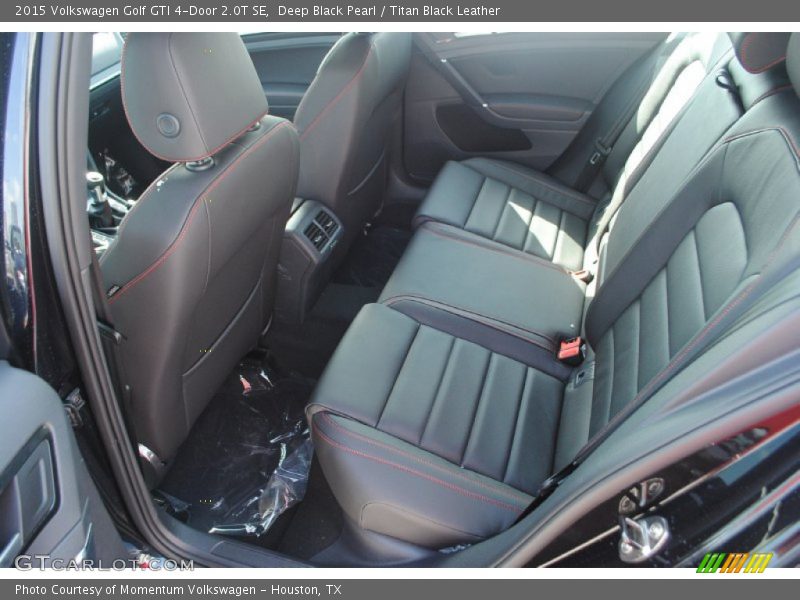 Deep Black Pearl / Titan Black Leather 2015 Volkswagen Golf GTI 4-Door 2.0T SE