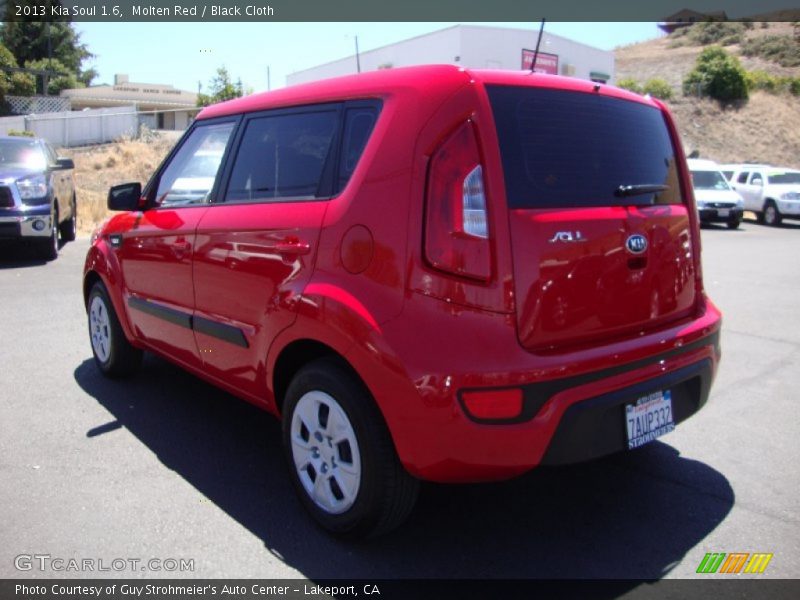 Molten Red / Black Cloth 2013 Kia Soul 1.6