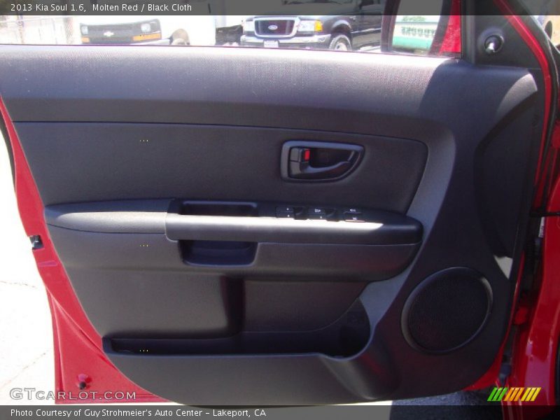 Molten Red / Black Cloth 2013 Kia Soul 1.6