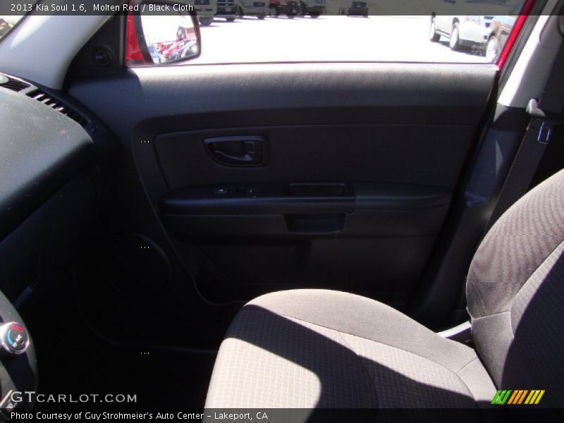 Molten Red / Black Cloth 2013 Kia Soul 1.6