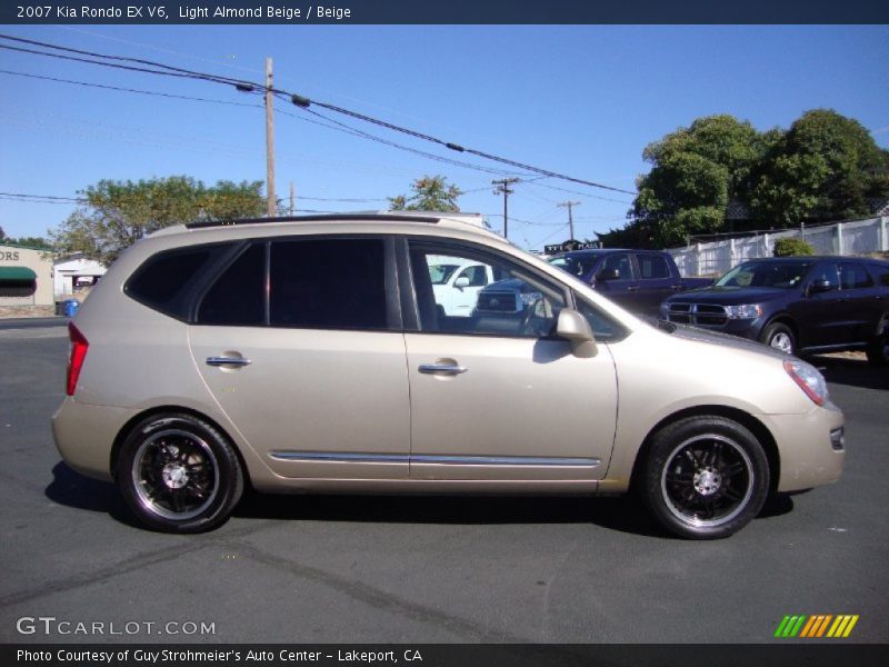 Light Almond Beige / Beige 2007 Kia Rondo EX V6