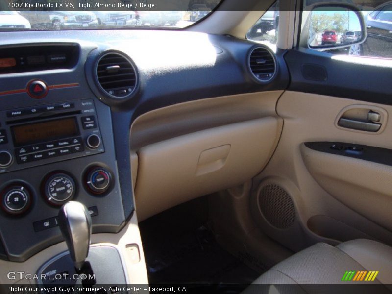 Light Almond Beige / Beige 2007 Kia Rondo EX V6