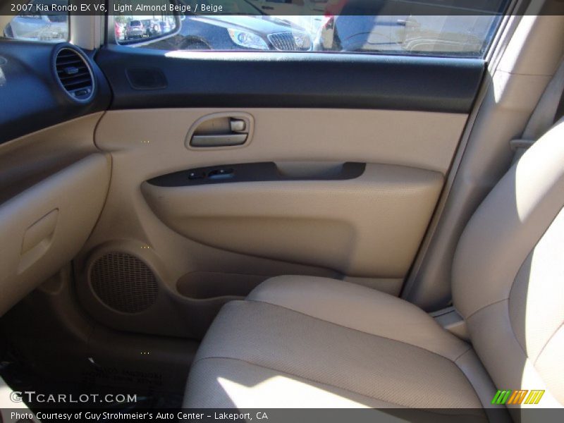 Light Almond Beige / Beige 2007 Kia Rondo EX V6