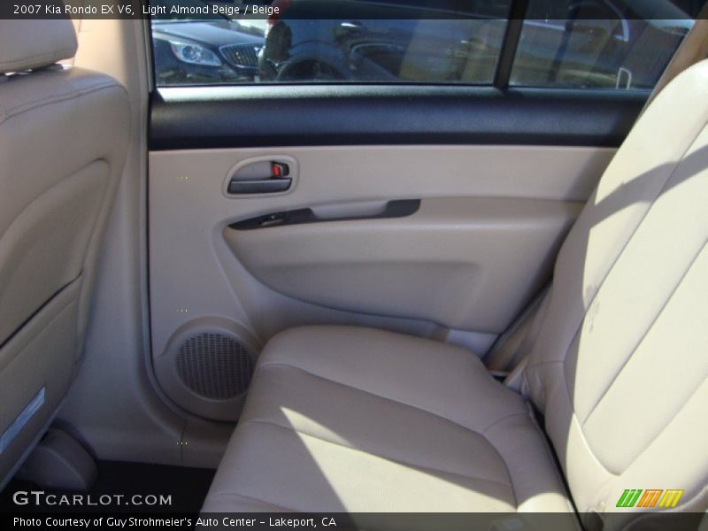 Light Almond Beige / Beige 2007 Kia Rondo EX V6