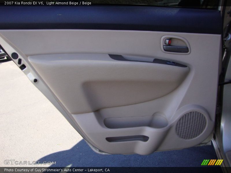 Light Almond Beige / Beige 2007 Kia Rondo EX V6