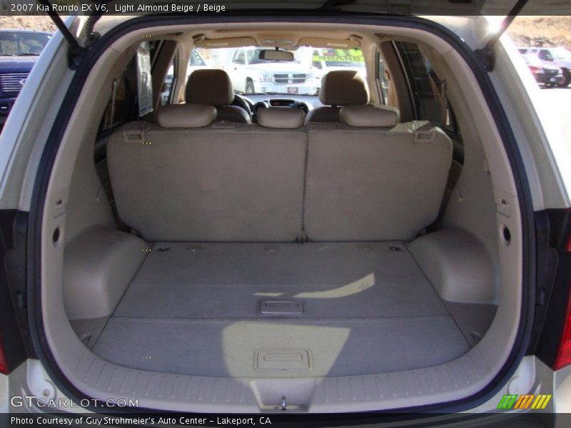 Light Almond Beige / Beige 2007 Kia Rondo EX V6