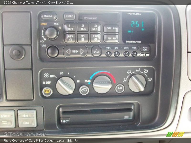 Onyx Black / Gray 1999 Chevrolet Tahoe LT 4x4