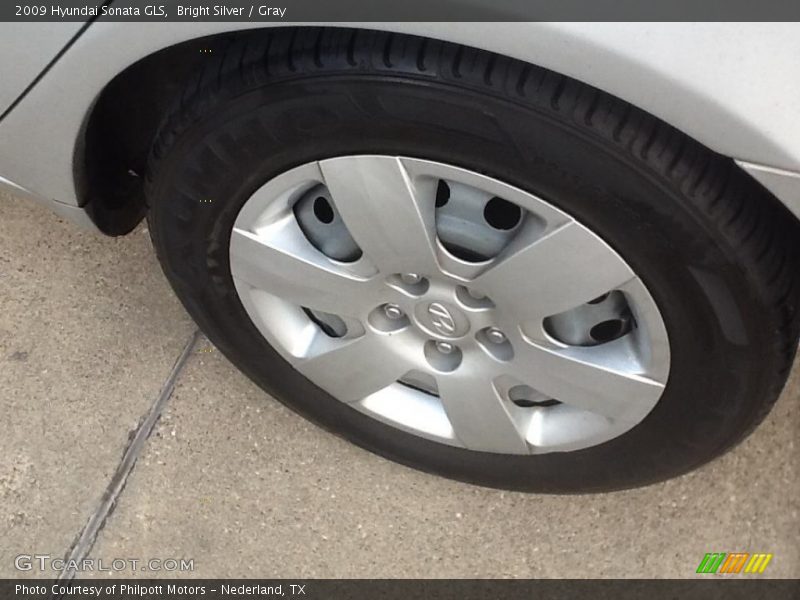 Bright Silver / Gray 2009 Hyundai Sonata GLS