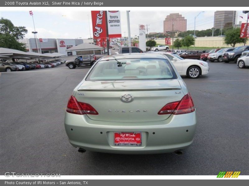 Silver Pine Mica / Ivory Beige 2008 Toyota Avalon XLS