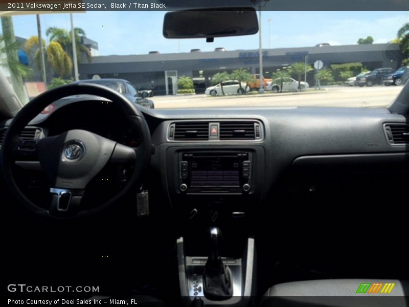 Black / Titan Black 2011 Volkswagen Jetta SE Sedan