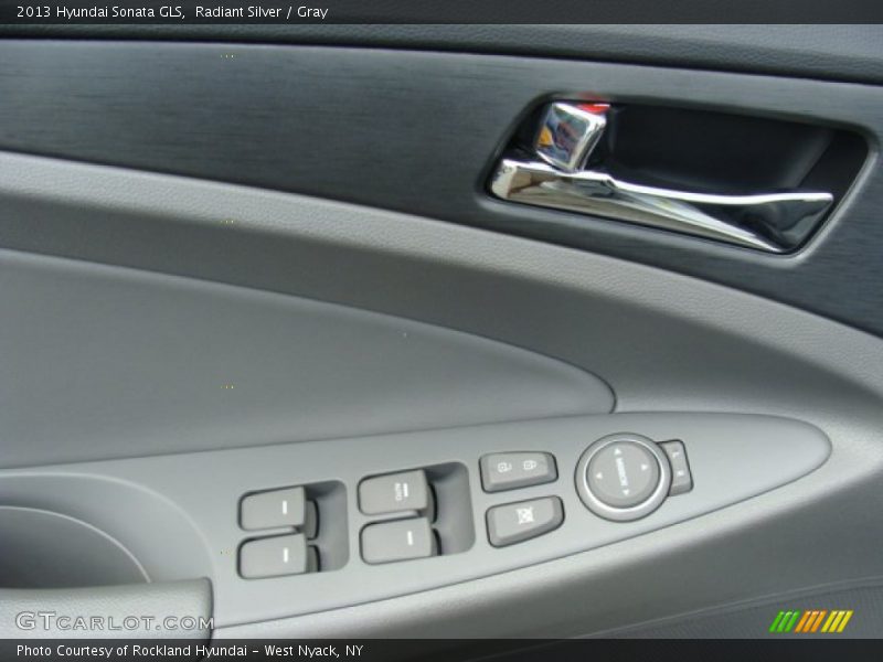 Radiant Silver / Gray 2013 Hyundai Sonata GLS