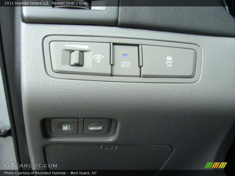 Radiant Silver / Gray 2013 Hyundai Sonata GLS