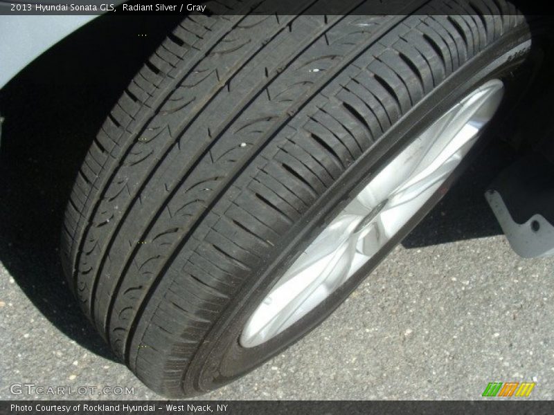 Radiant Silver / Gray 2013 Hyundai Sonata GLS