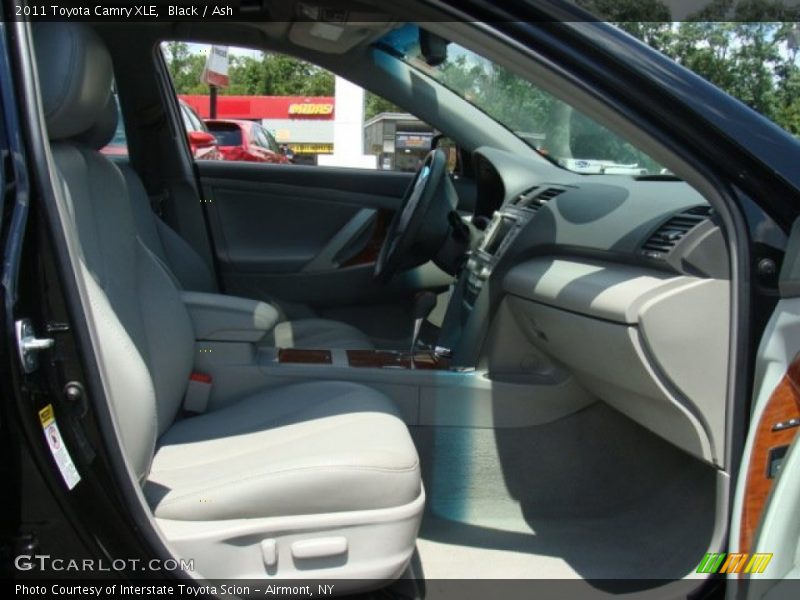Black / Ash 2011 Toyota Camry XLE