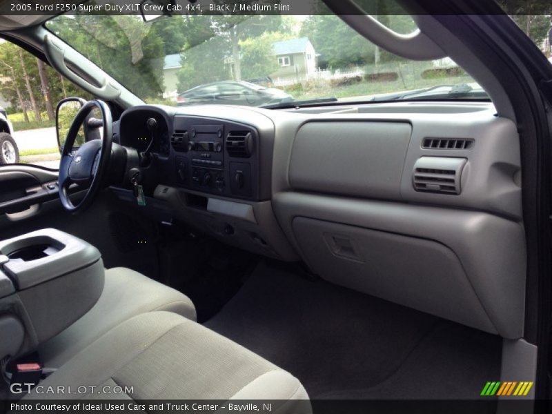 Black / Medium Flint 2005 Ford F250 Super Duty XLT Crew Cab 4x4