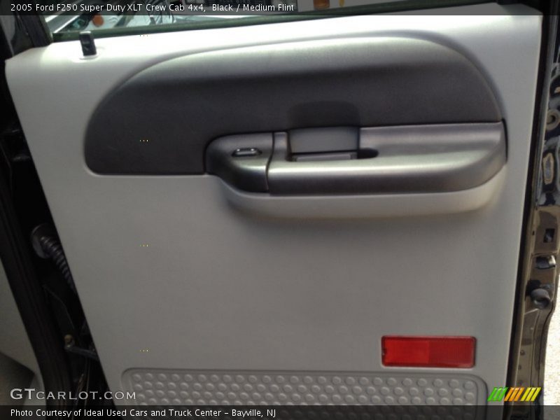 Black / Medium Flint 2005 Ford F250 Super Duty XLT Crew Cab 4x4