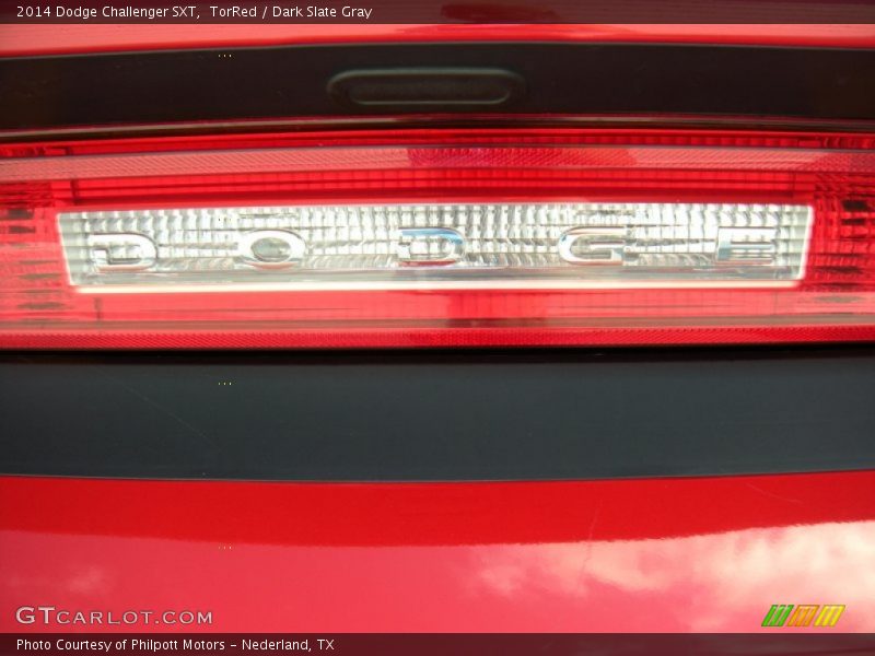 TorRed / Dark Slate Gray 2014 Dodge Challenger SXT