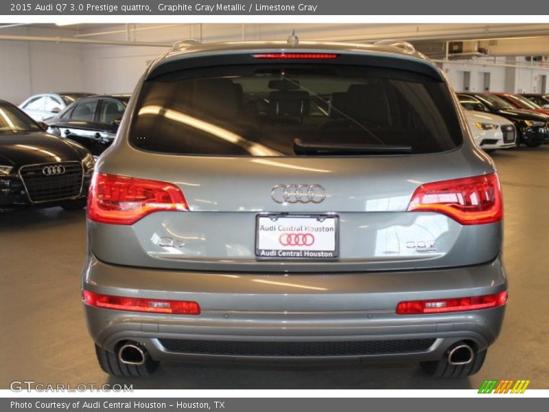 Graphite Gray Metallic / Limestone Gray 2015 Audi Q7 3.0 Prestige quattro