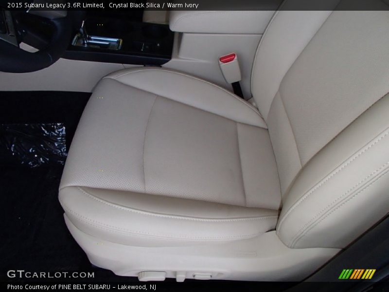 Crystal Black Silica / Warm Ivory 2015 Subaru Legacy 3.6R Limited