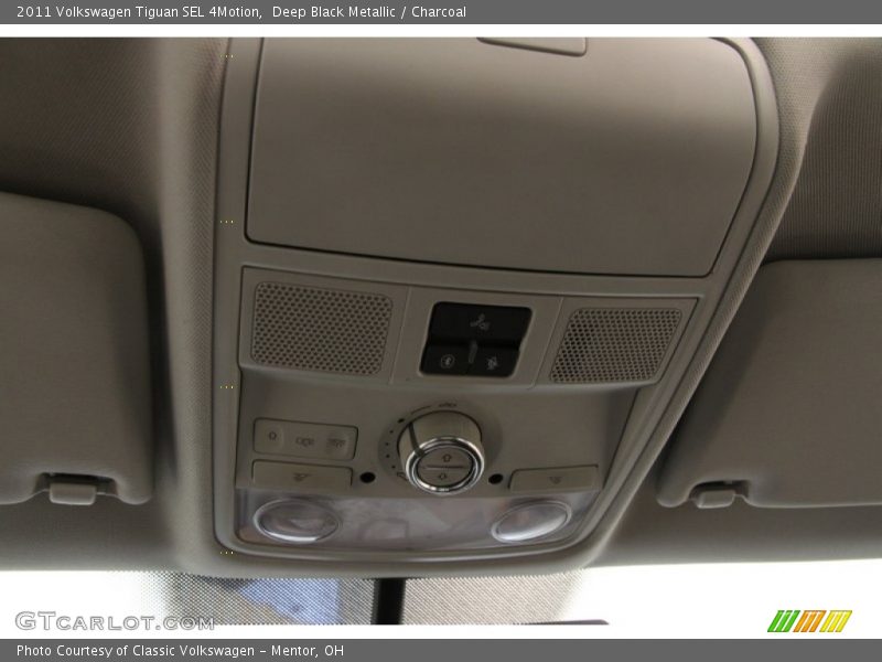 Deep Black Metallic / Charcoal 2011 Volkswagen Tiguan SEL 4Motion