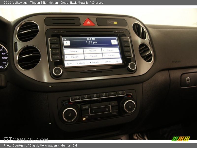 Controls of 2011 Tiguan SEL 4Motion