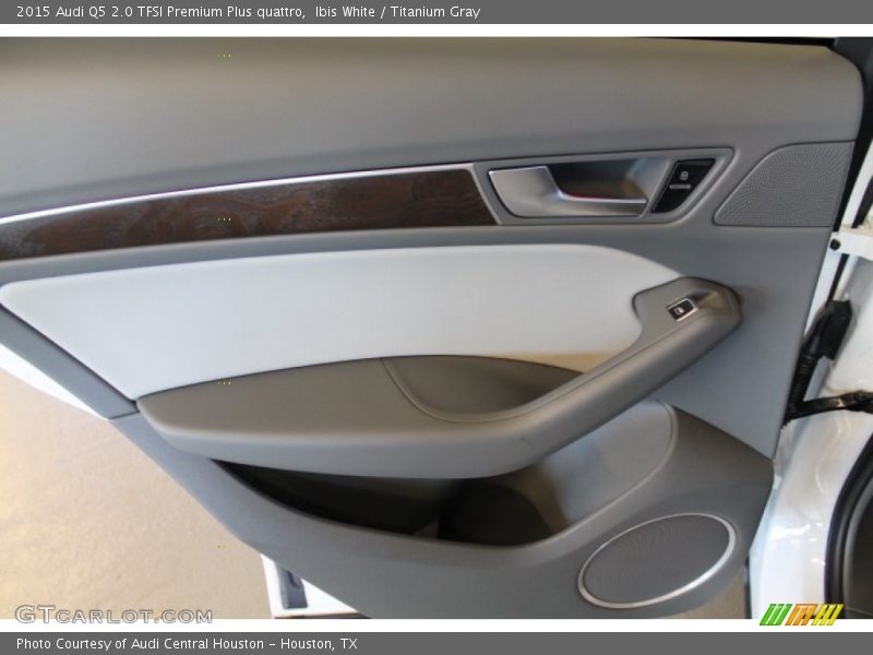 Ibis White / Titanium Gray 2015 Audi Q5 2.0 TFSI Premium Plus quattro