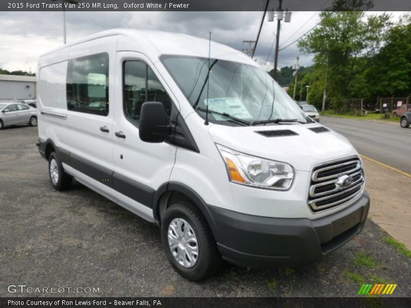 Front 3/4 View of 2015 Transit Van 250 MR Long