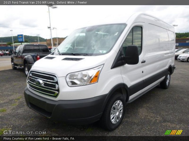 Front 3/4 View of 2015 Transit Van 250 MR Long