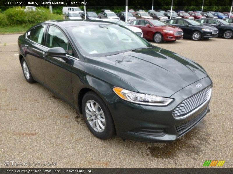 Front 3/4 View of 2015 Fusion S