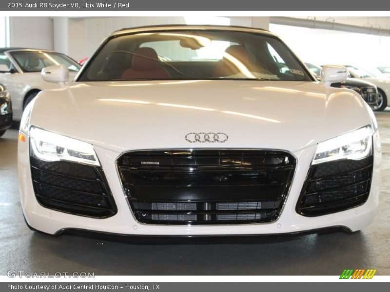  2015 R8 Spyder V8 Ibis White