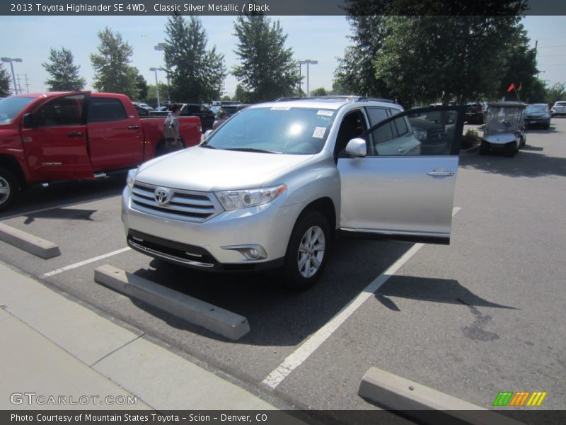 Classic Silver Metallic / Black 2013 Toyota Highlander SE 4WD