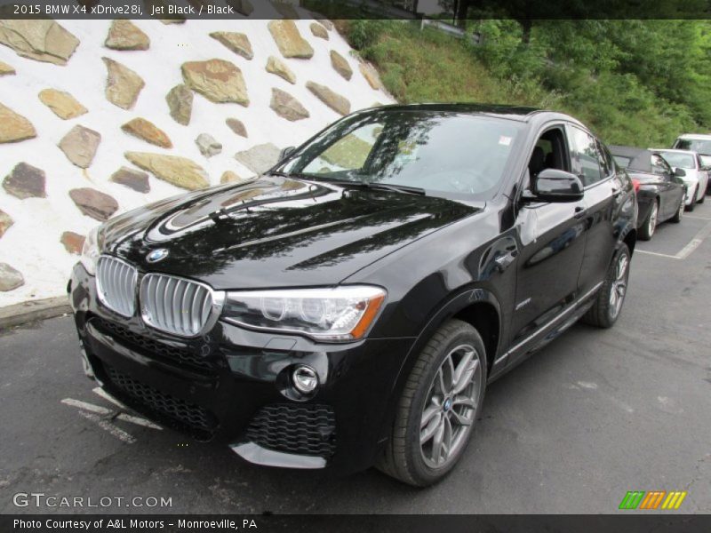 Front 3/4 View of 2015 X4 xDrive28i