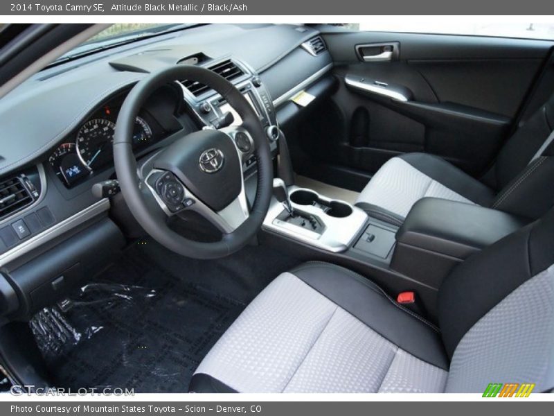 Attitude Black Metallic / Black/Ash 2014 Toyota Camry SE
