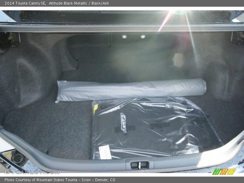 Attitude Black Metallic / Black/Ash 2014 Toyota Camry SE