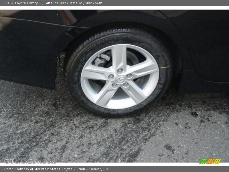 Attitude Black Metallic / Black/Ash 2014 Toyota Camry SE