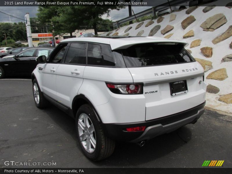 Fuji White / Almond/Espresso 2015 Land Rover Range Rover Evoque Pure Premium