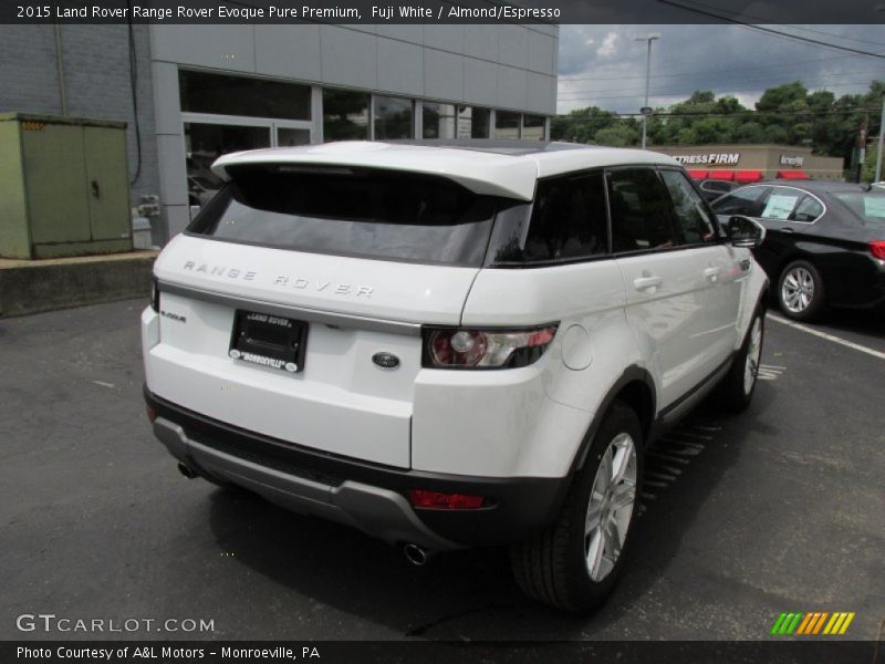 Fuji White / Almond/Espresso 2015 Land Rover Range Rover Evoque Pure Premium