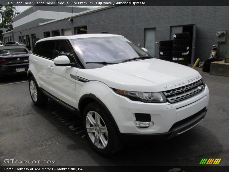 Fuji White / Almond/Espresso 2015 Land Rover Range Rover Evoque Pure Premium