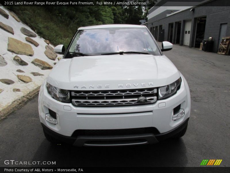 Fuji White / Almond/Espresso 2015 Land Rover Range Rover Evoque Pure Premium