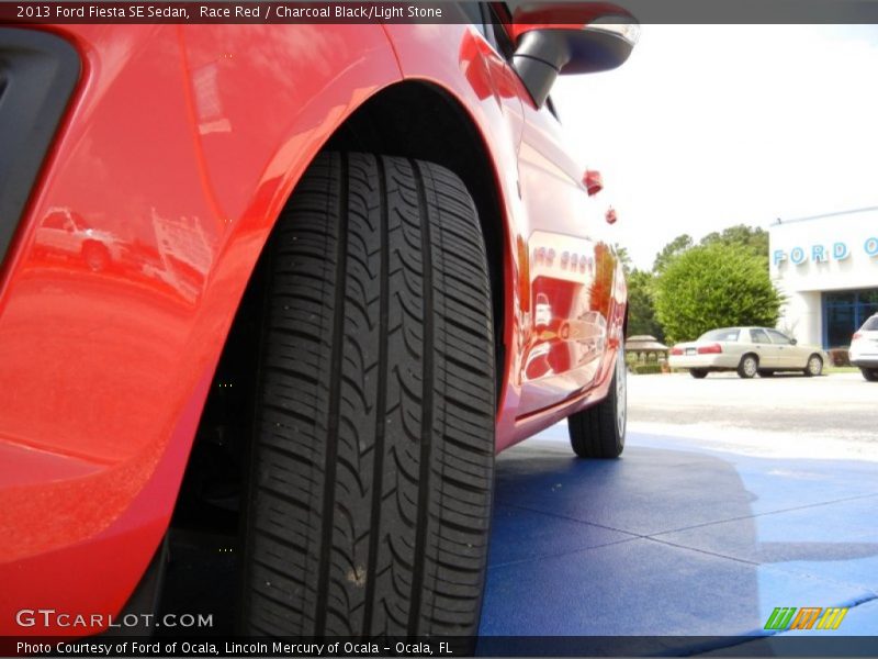 Race Red / Charcoal Black/Light Stone 2013 Ford Fiesta SE Sedan