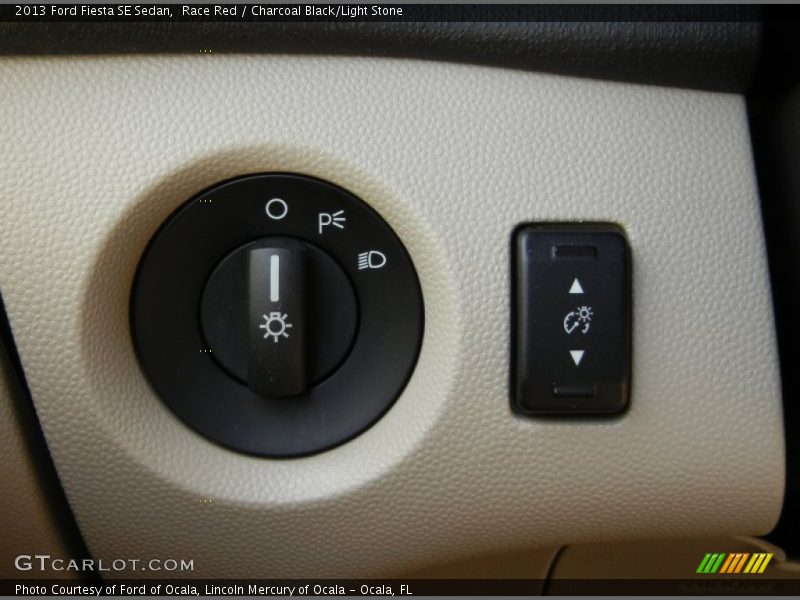 Race Red / Charcoal Black/Light Stone 2013 Ford Fiesta SE Sedan