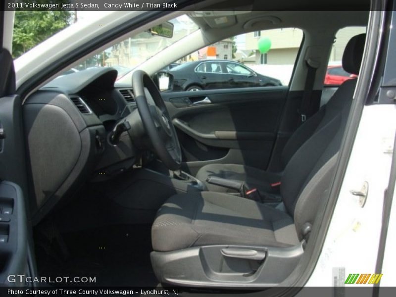 Candy White / Titan Black 2011 Volkswagen Jetta S Sedan