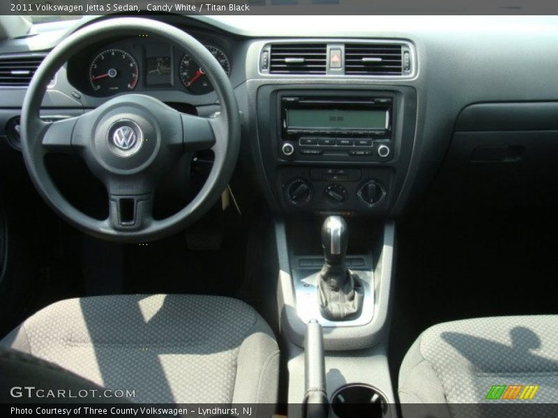 Candy White / Titan Black 2011 Volkswagen Jetta S Sedan