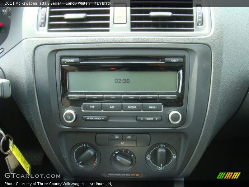 Candy White / Titan Black 2011 Volkswagen Jetta S Sedan