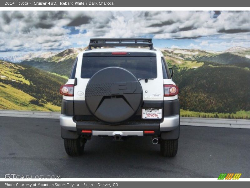 Iceberg White / Dark Charcoal 2014 Toyota FJ Cruiser 4WD