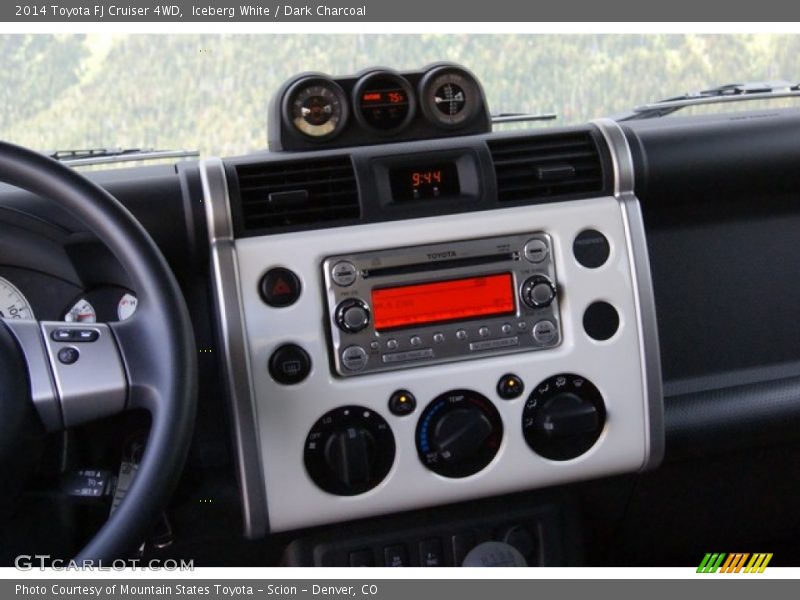 Iceberg White / Dark Charcoal 2014 Toyota FJ Cruiser 4WD
