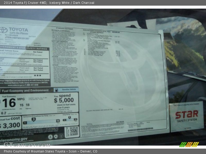 Iceberg White / Dark Charcoal 2014 Toyota FJ Cruiser 4WD