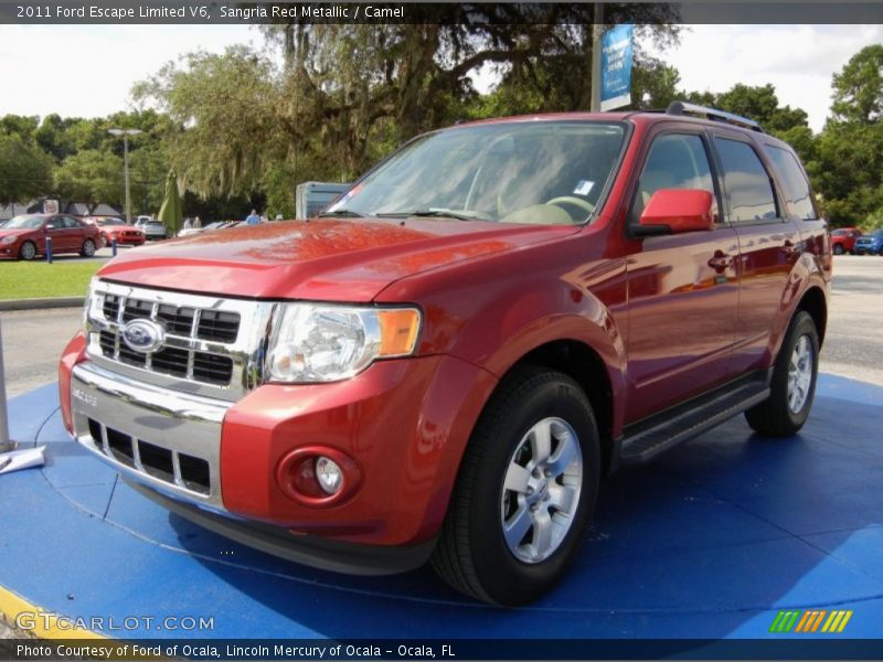 Front 3/4 View of 2011 Escape Limited V6