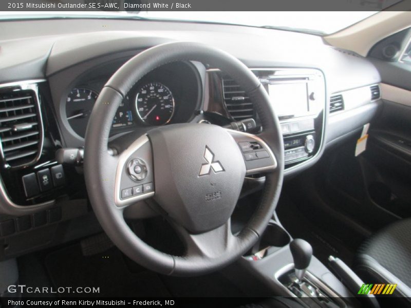 Diamond White / Black 2015 Mitsubishi Outlander SE S-AWC