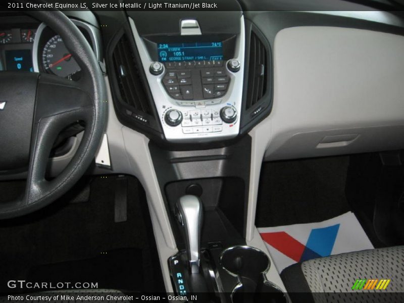 Silver Ice Metallic / Light Titanium/Jet Black 2011 Chevrolet Equinox LS